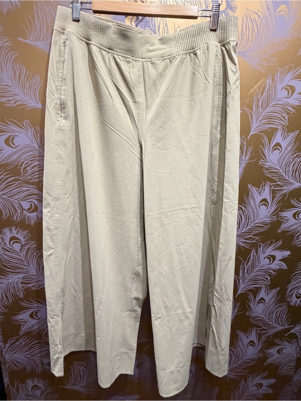 Lululemon Wide-Leg pants
